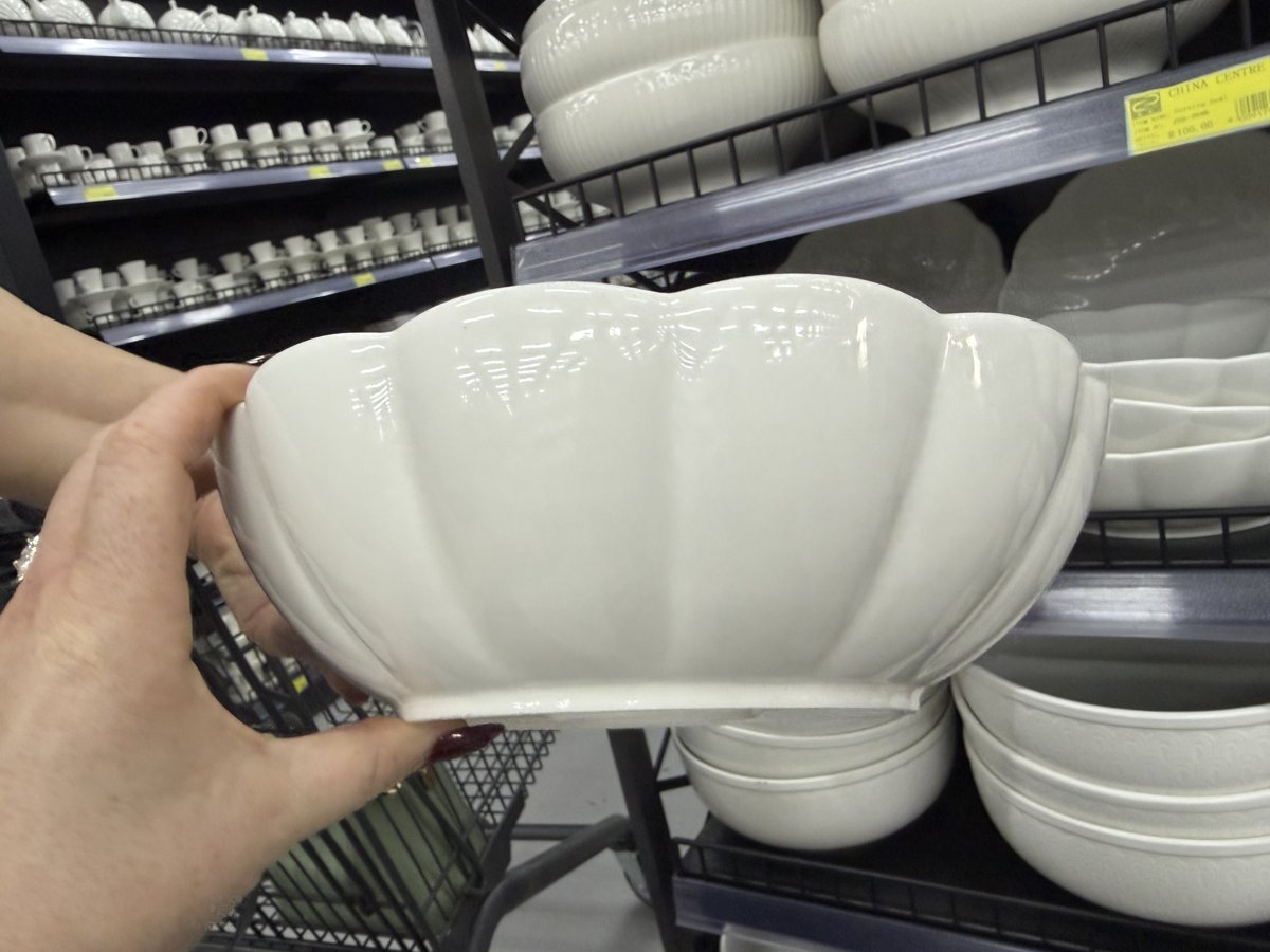 China Centre 26cm Fluted Bowl