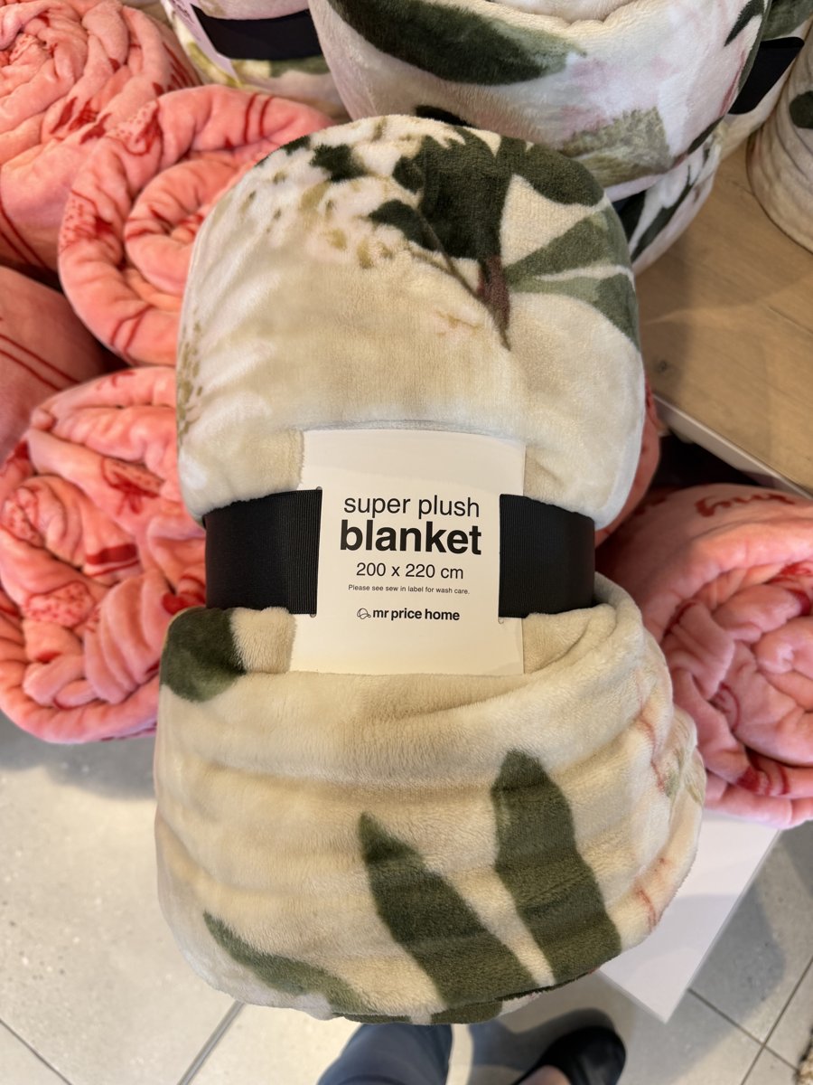 Super Plush Fuji Protea Blanket, 200x220cm (Blush Pink)